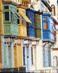 Festői balkonok La Vallettában